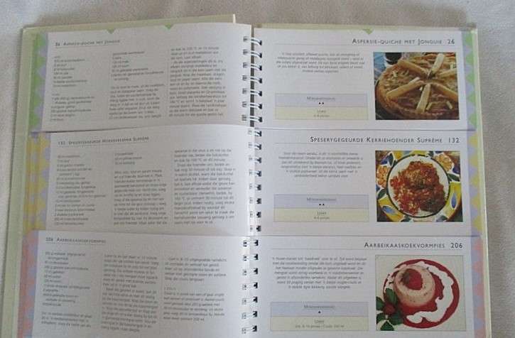 A batch of five well illustrated cook books for one price