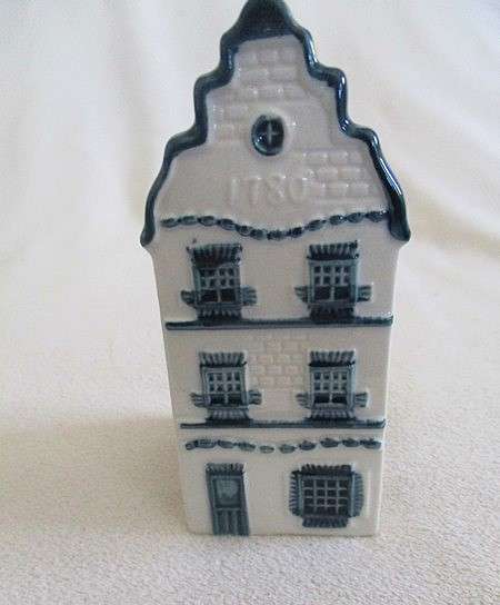 Vintage Blue Delfts KLM Bols miniature house no 3 - excellent condition & still sealed with contents