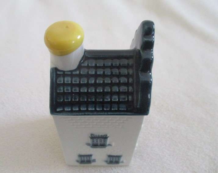Vintage Blue Delfts KLM Bols miniature house no 3 - excellent condition & still sealed with contents
