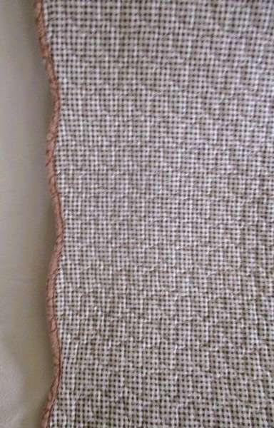 A stunning good quality MangChiNie quilted runner with embroidered roses