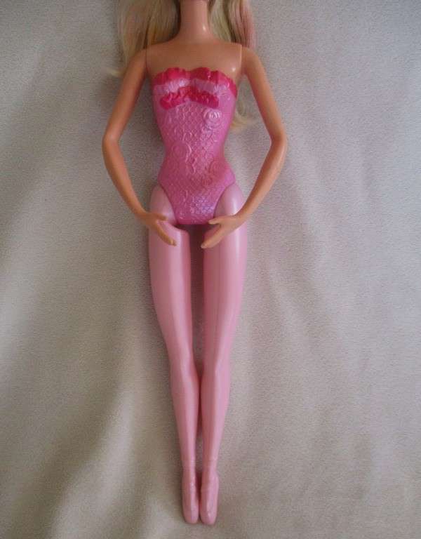 Pretty Mattel Barbie ballerina doll with pink highlights in hair