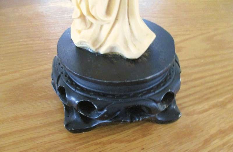 Large vintage carved alabaster resin Chinese statue of elegant lady