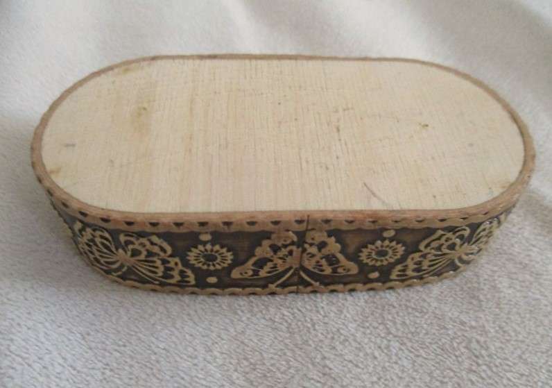 Wooden salt & pepper set carved with pretty butterflies