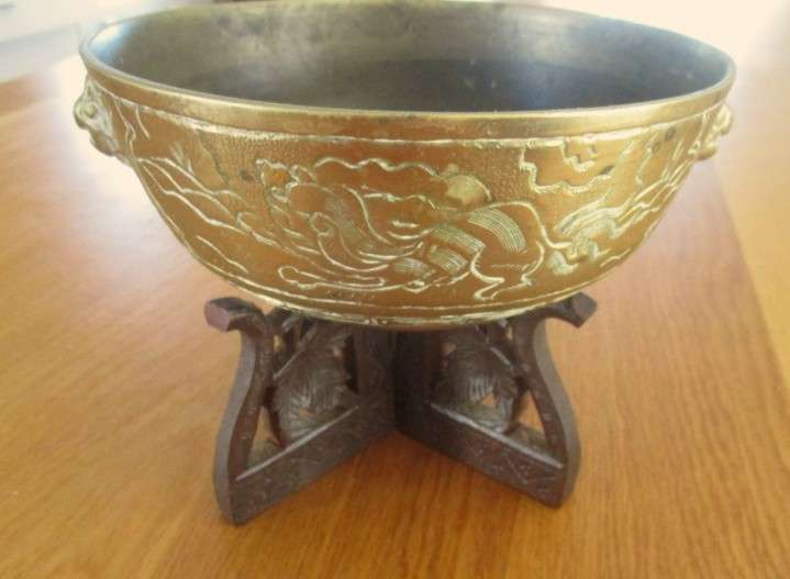Vintage hand carved wooden Indian trivet/pot stand plus carved foldable display stand