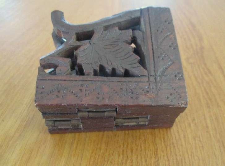 Vintage hand carved wooden Indian trivet/pot stand plus carved foldable display stand