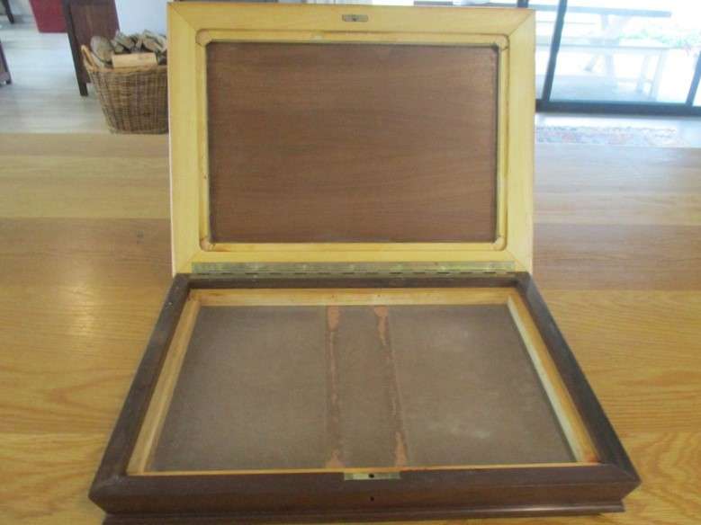 Yellow wood and Imbuia box - The Africana Commemorative mint - Our Cape Coin Heritage - box only