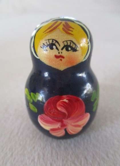 Vintage 1990's genuine Russian hand painted five piece set wooden Matryoshka nesting dolls