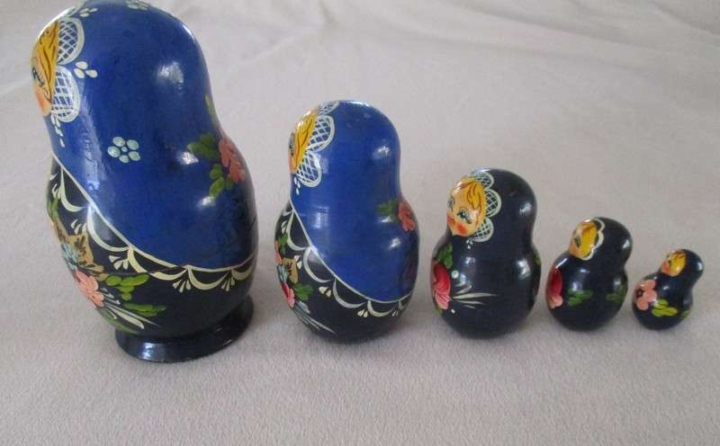Vintage 1990's genuine Russian hand painted five piece set wooden Matryoshka nesting dolls