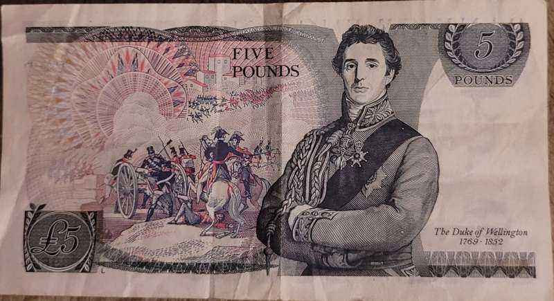 ONE LOT - 44 - NATIONAL AND INTERNATIONAL NOTES