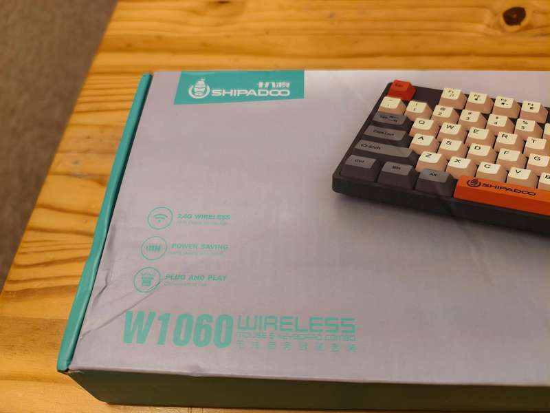 Wireless keyboard and mouse combo