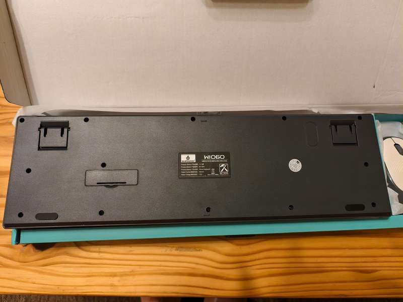 Wireless keyboard and mouse combo