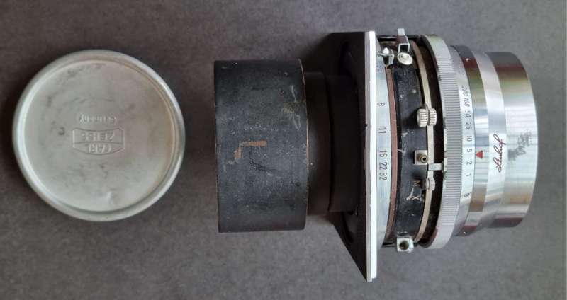 Carl Zeiss f4.8 /180mm Sonnar Lens - Linhof shutter plate