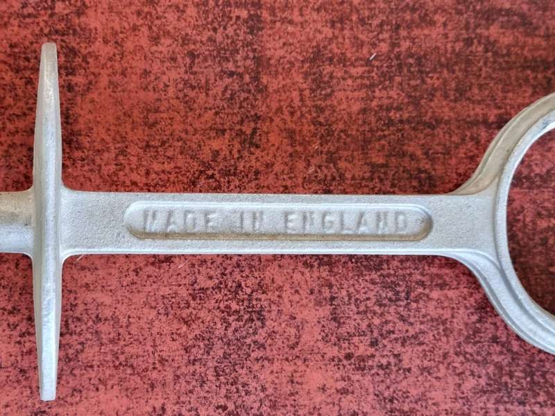 Vintage Parker Hale Gun stand
