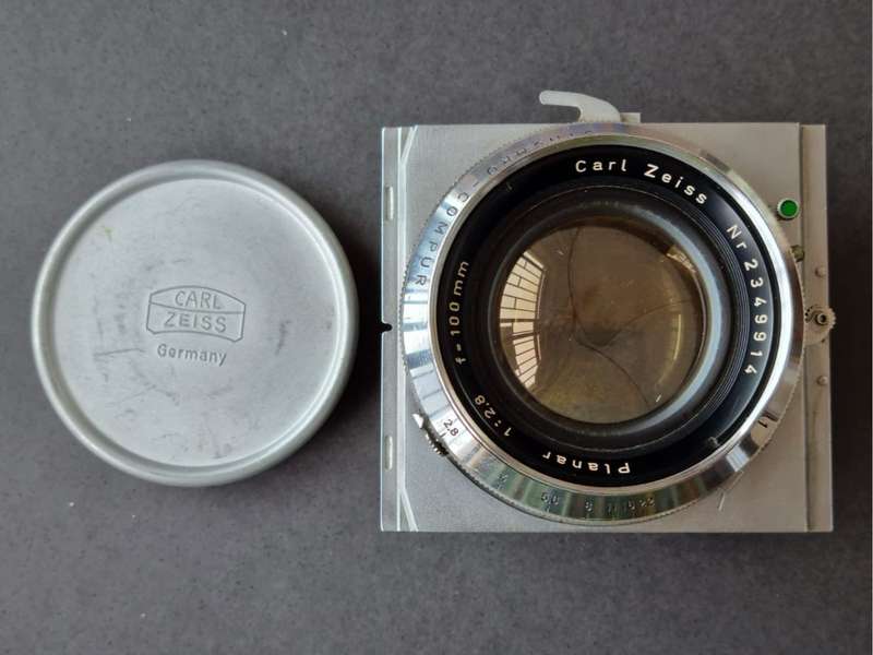 Carl Zeiss f2.8/100mm Planar lens Linhof Synchro- Compur shutter