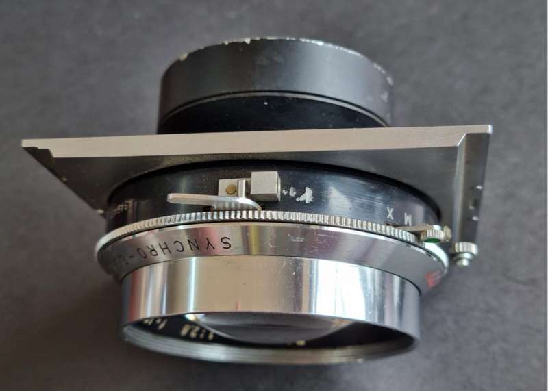 Carl Zeiss f2.8/100mm Planar lens Linhof Synchro- Compur shutter