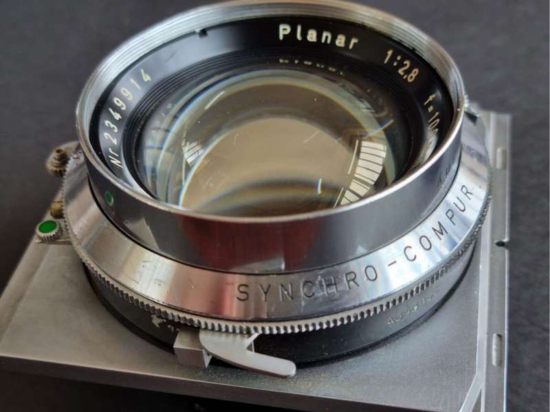 Carl Zeiss f2.8/100mm Planar lens Linhof Synchro- Compur shutter