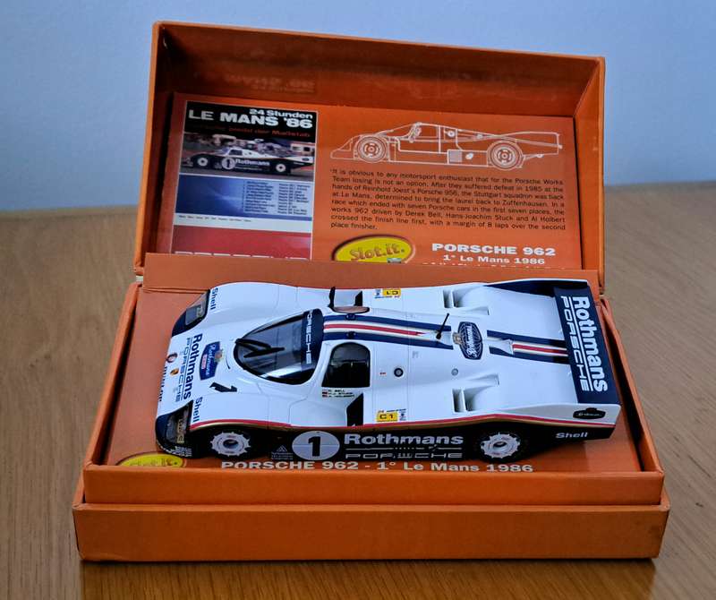 Slot.It Porsche 962 C "Rothmans" Le Mans 1986 Analogue Slot Car 1/32
