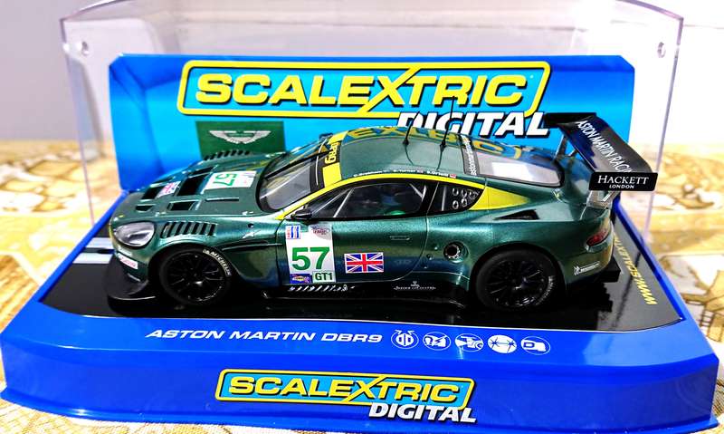 Scalextric Aston Martin DBR9 Digital Slot Car 1/32