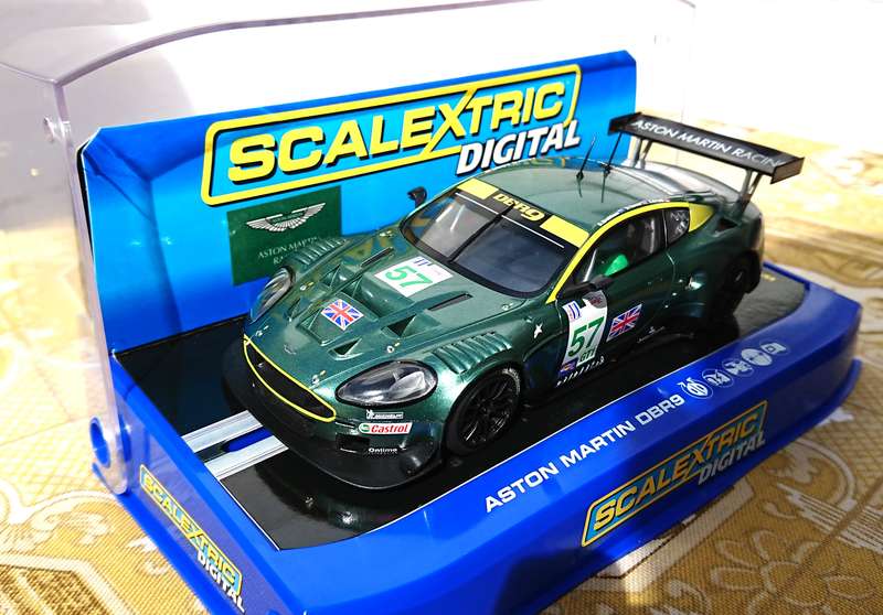 Scalextric Aston Martin DBR9 Digital Slot Car 1/32