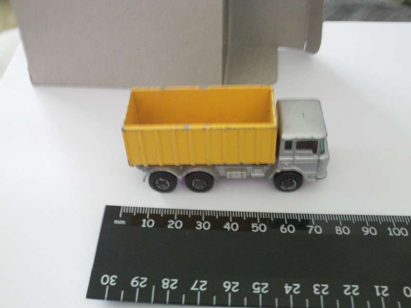 Matchbox Superfast DAF Tipper Container Truck Lesney England #47c