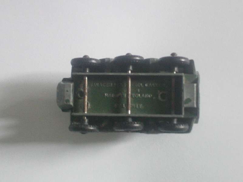 Matchbox Regular Wheels Saracen Personnel Carrier Lesney England #54a