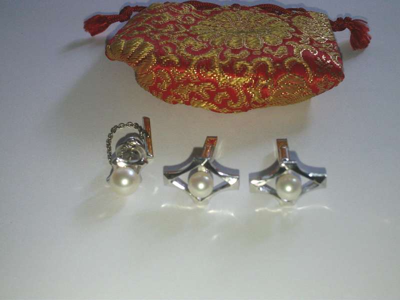 Vintage Sakata Sterling Silver Pearl Cufflinks and Tie Pin 1971 Reduced to sell