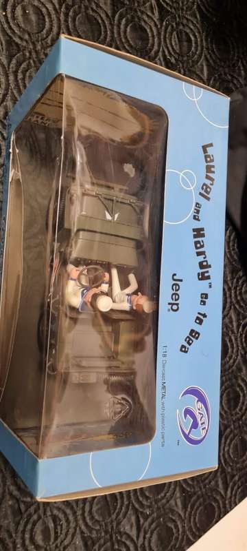 Gate 1/18 Jeep Willys with Laurel And Hardy Go To Sea diecast   Gate Willy's Jeep 1:18 Diecast
