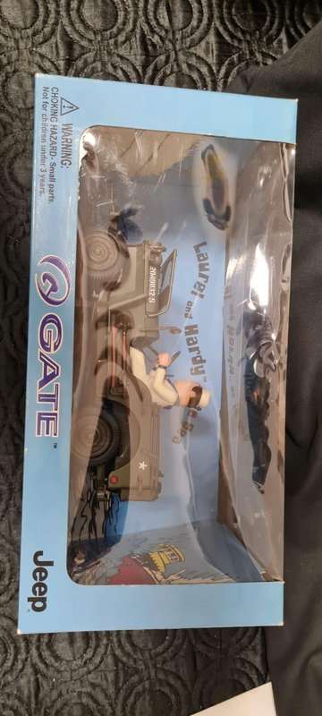 Gate 1/18 Jeep Willys with Laurel And Hardy Go To Sea diecast   Gate Willy's Jeep 1:18 Diecast