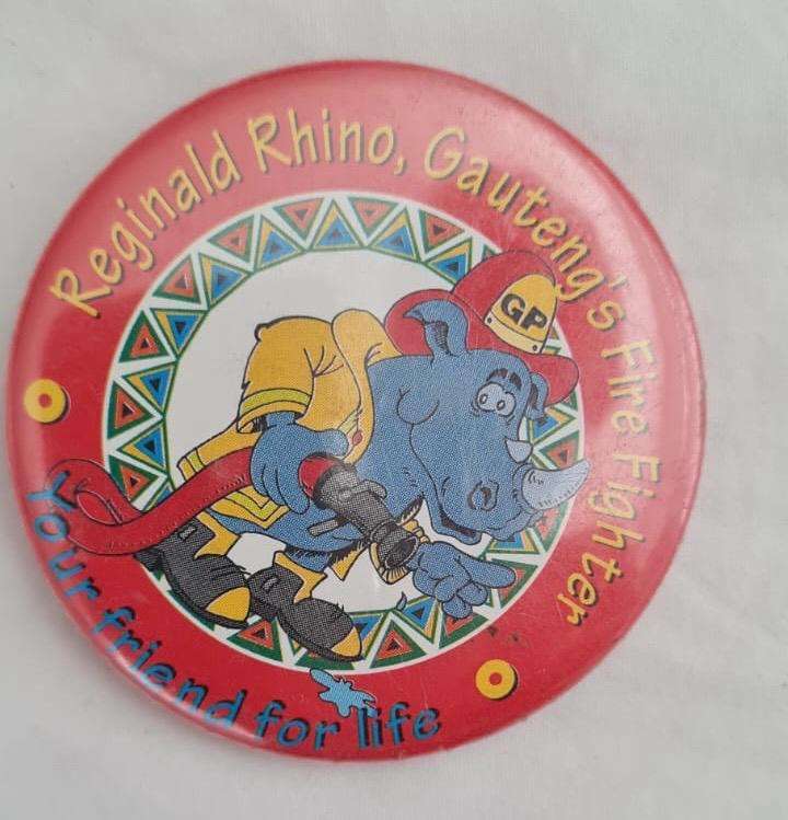 FIREFIGHTER VINTAGE PIN