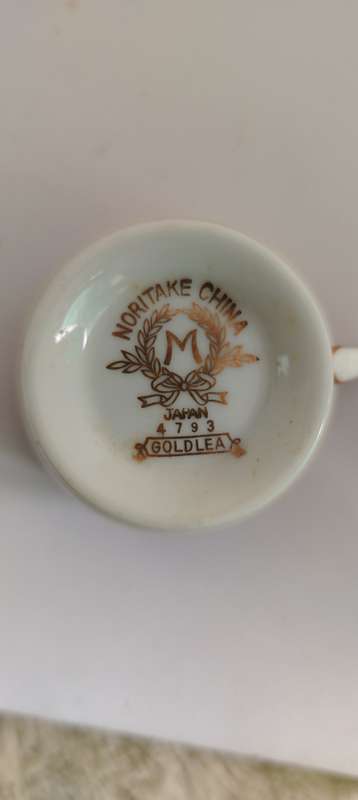 Noritake China Goldlea Cups And Saucers