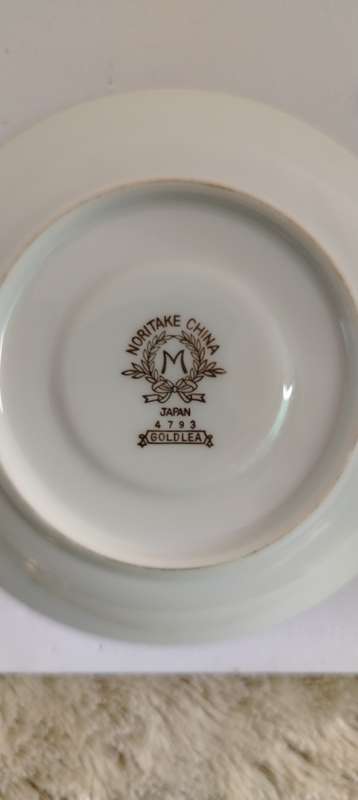 Noritake China Goldlea Cups And Saucers