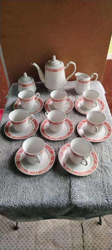 ROYAL CHINA ROSE MARBLE TEA SET