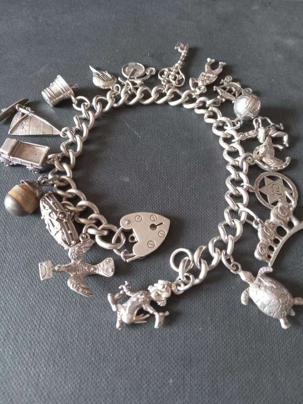 Vintage Sterling Silver Charm Bracelet - (65.8g)