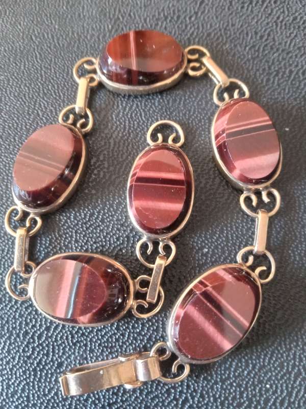 Vintage 9ct Gold And Red Tiger's Eye Link Bracelet