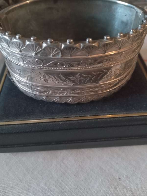 Antique Victorian Silver Clip/Hinge Bangle