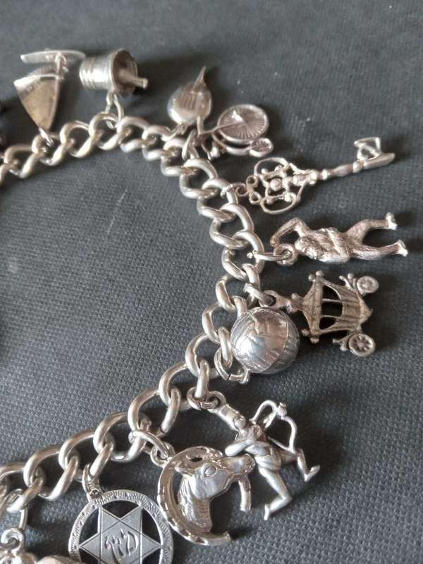 Vintage Sterling Silver Charm Bracelet - (65.8g)