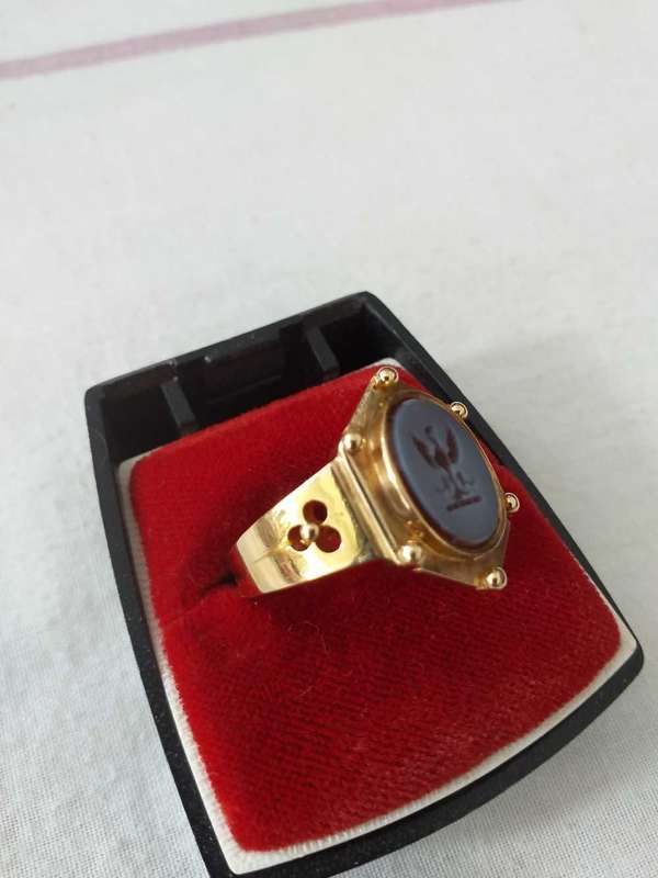 A Very Rare Antique 18ct Gold And Sardonix Spread Eagle Seal Ring - (15.2g)