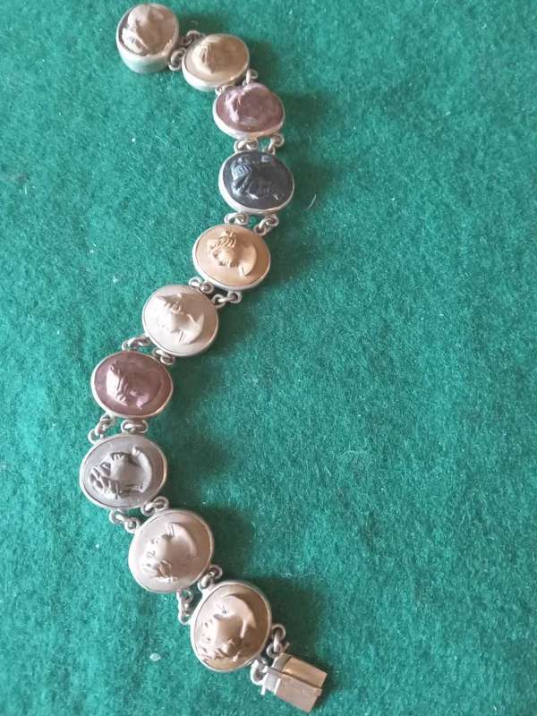 Vintage Gilt Metal Lava Cameo Link Bracelet