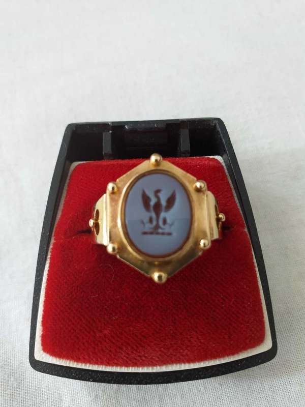 A Very Rare Antique 18ct Gold And Sardonix Spread Eagle Seal Ring - (15.2g)