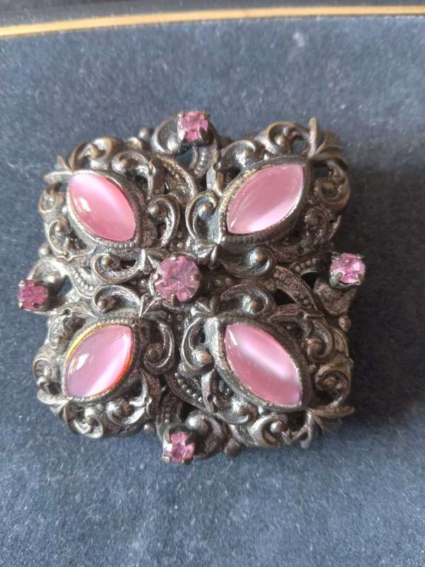 Costume Brooch Set With Pink Faux Cat's Eye And Pink Stones