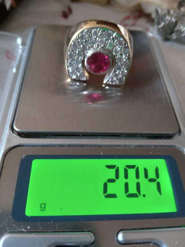 18ct Gold Red Gemstone and CZ Men's Horse Shoe Ring