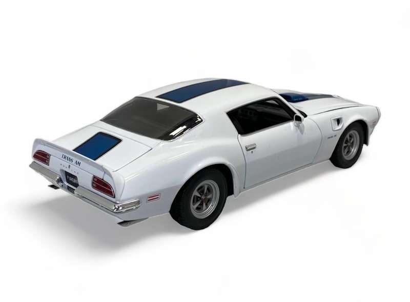Welly  1:18 1972 Pontiac Firebird Trans Am  White/Blue