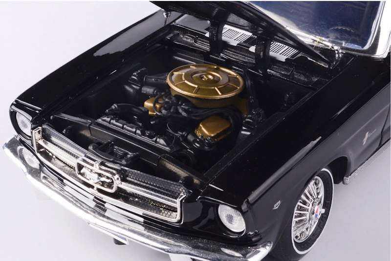 Motormax  1:18 1964 ½ Ford Mustang Hardtop  Black