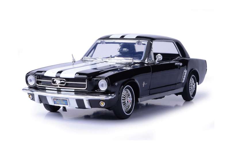 Motormax  1:18 1964 ½ Ford Mustang Hardtop  Black