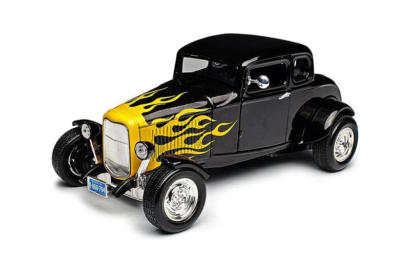 Motormax  1:18 1932 Ford Five-Window Coupe  Black