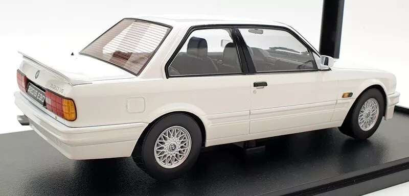 Die cast BMW 320iS (E30 Italo M3) year 1989 white 1:18 KK-Scale - SA's 325is