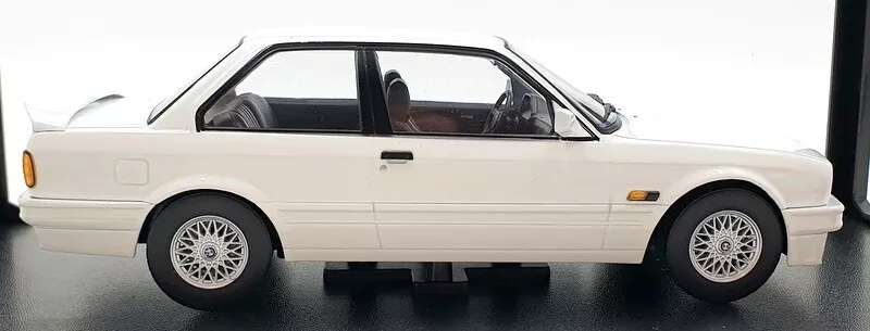 Die cast BMW 320iS (E30 Italo M3) year 1989 white 1:18 KK-Scale - SA's 325is