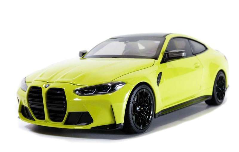 1:18 Minichamps BMW M4 (G82) São Paulo Yellow 2020 Dealer Edition