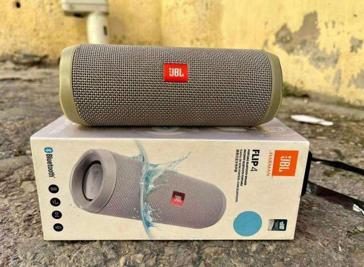 JBL flip 4 Bluetooth speaker