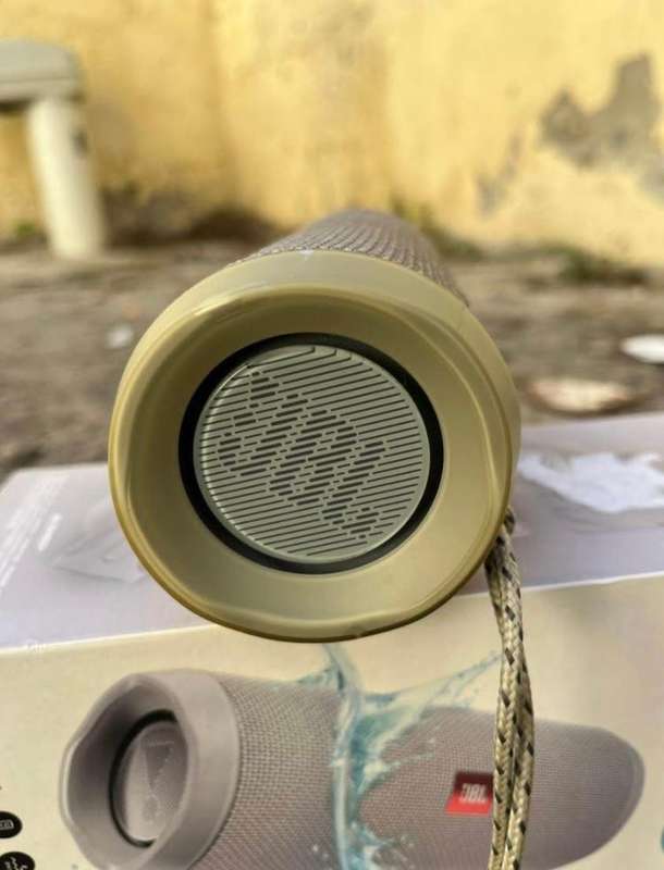 JBL flip 4 Bluetooth speaker